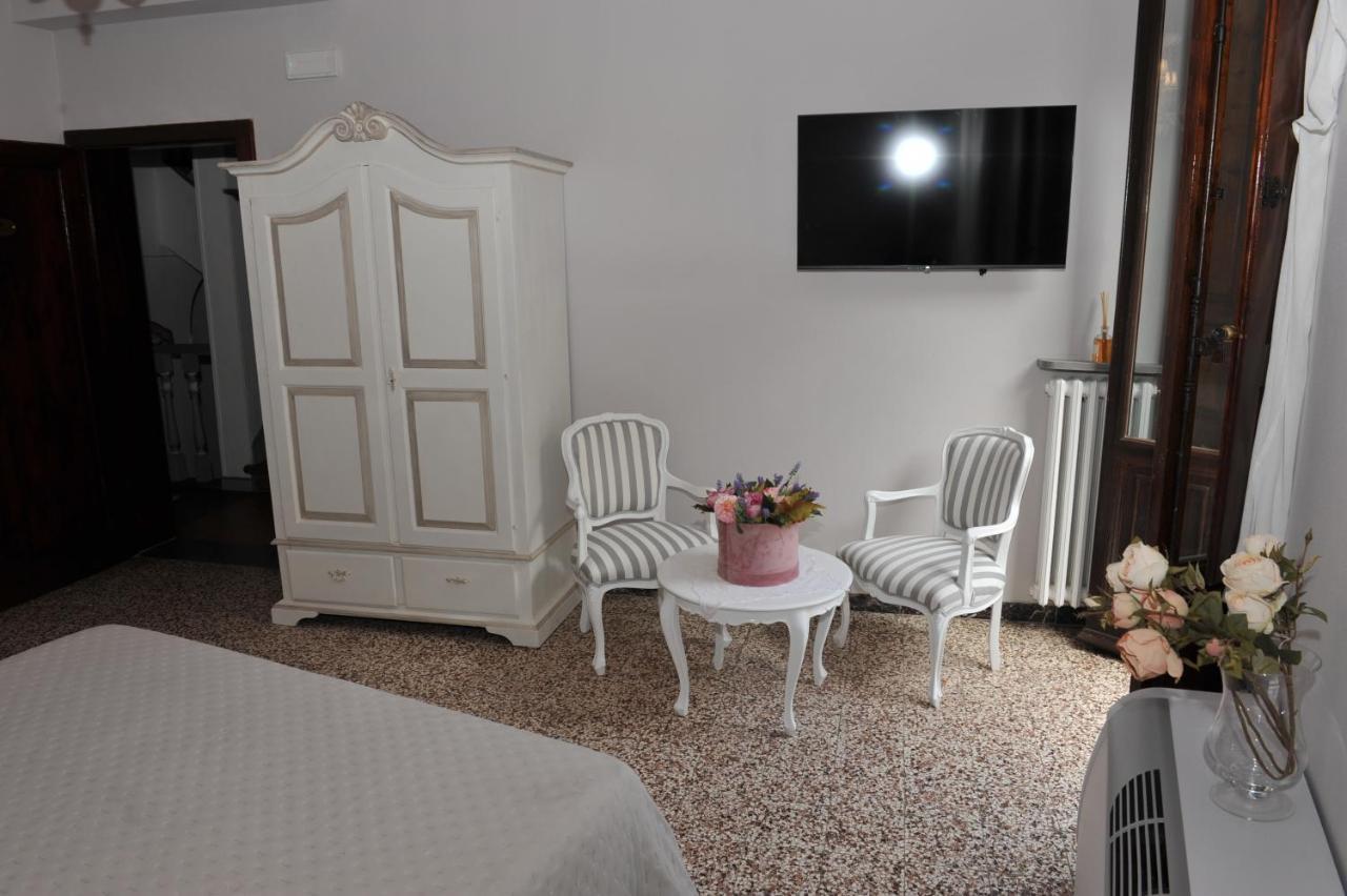 Hotel Dimora Sotto la Rocca San Miniato Esterno foto